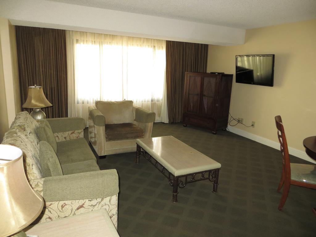 Jockey Resort Suites Center Strip ลาสเวกัส ห้อง รูปภาพ