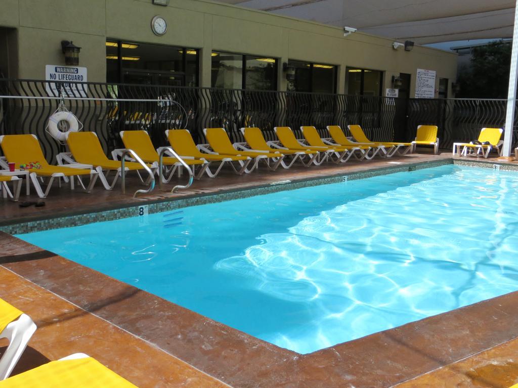 Jockey Resort Suites Center Strip ลาสเวกัส ภายนอก รูปภาพ